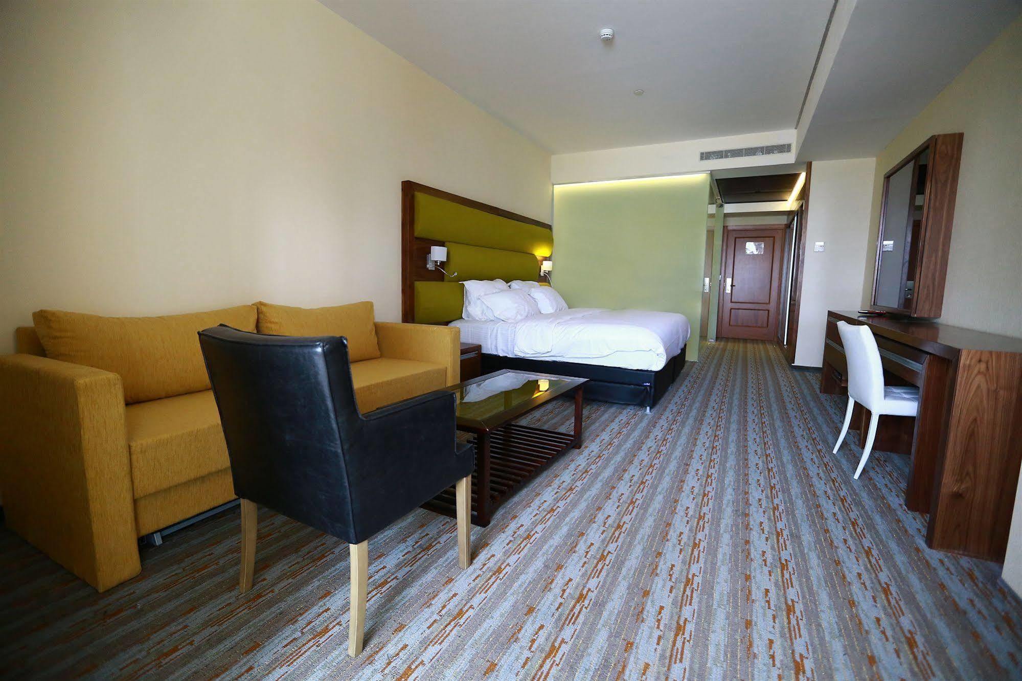 Garden Hotel Boutique & Events Haifa Exteriör bild